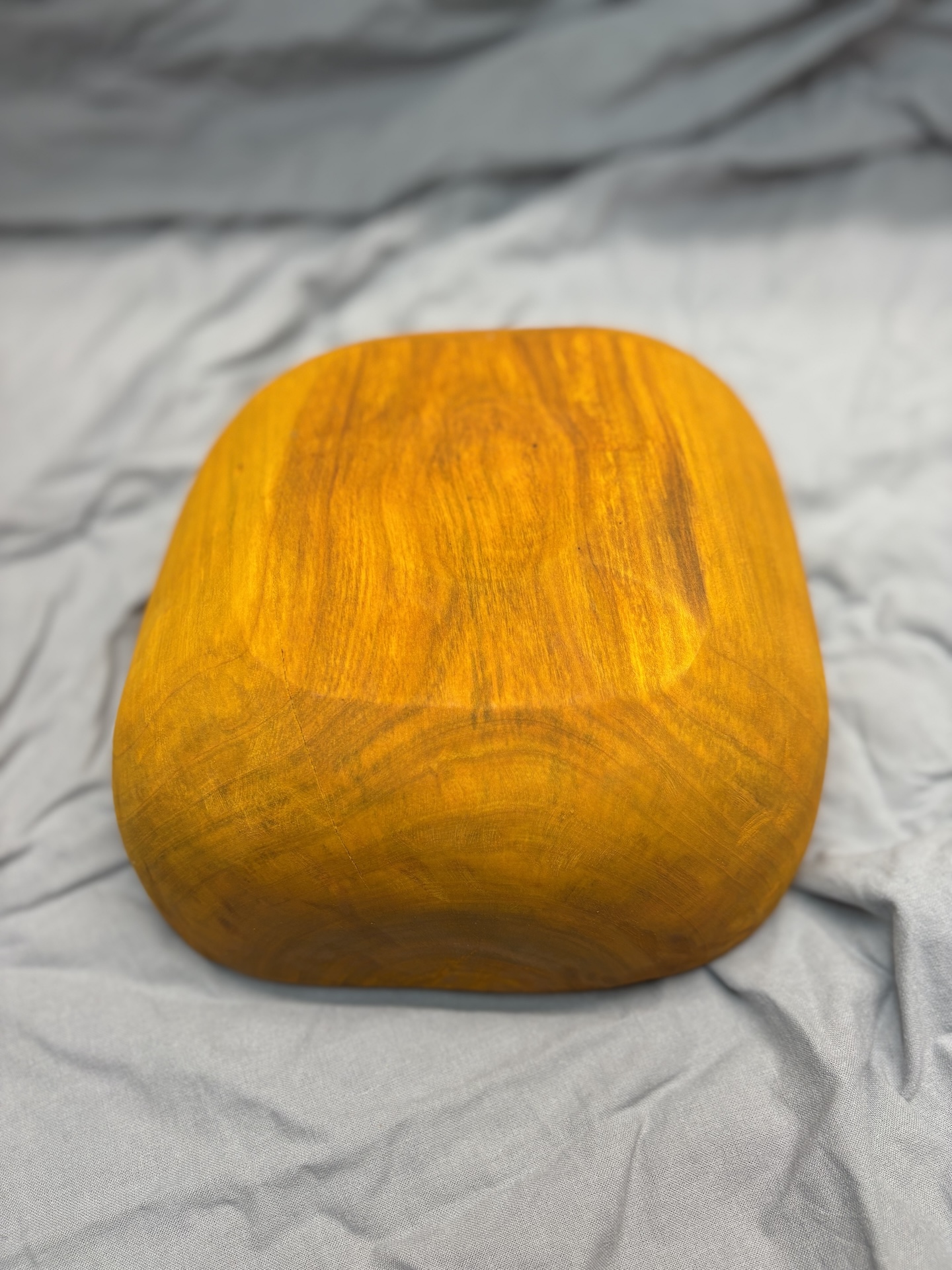 Quadratische Holzschale, hell gebeizt